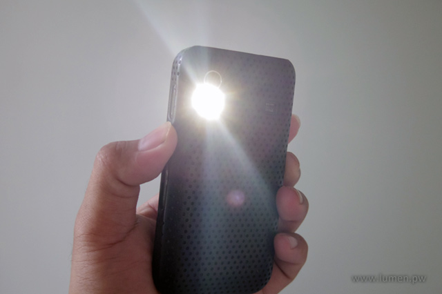 flashlight app on smartphone